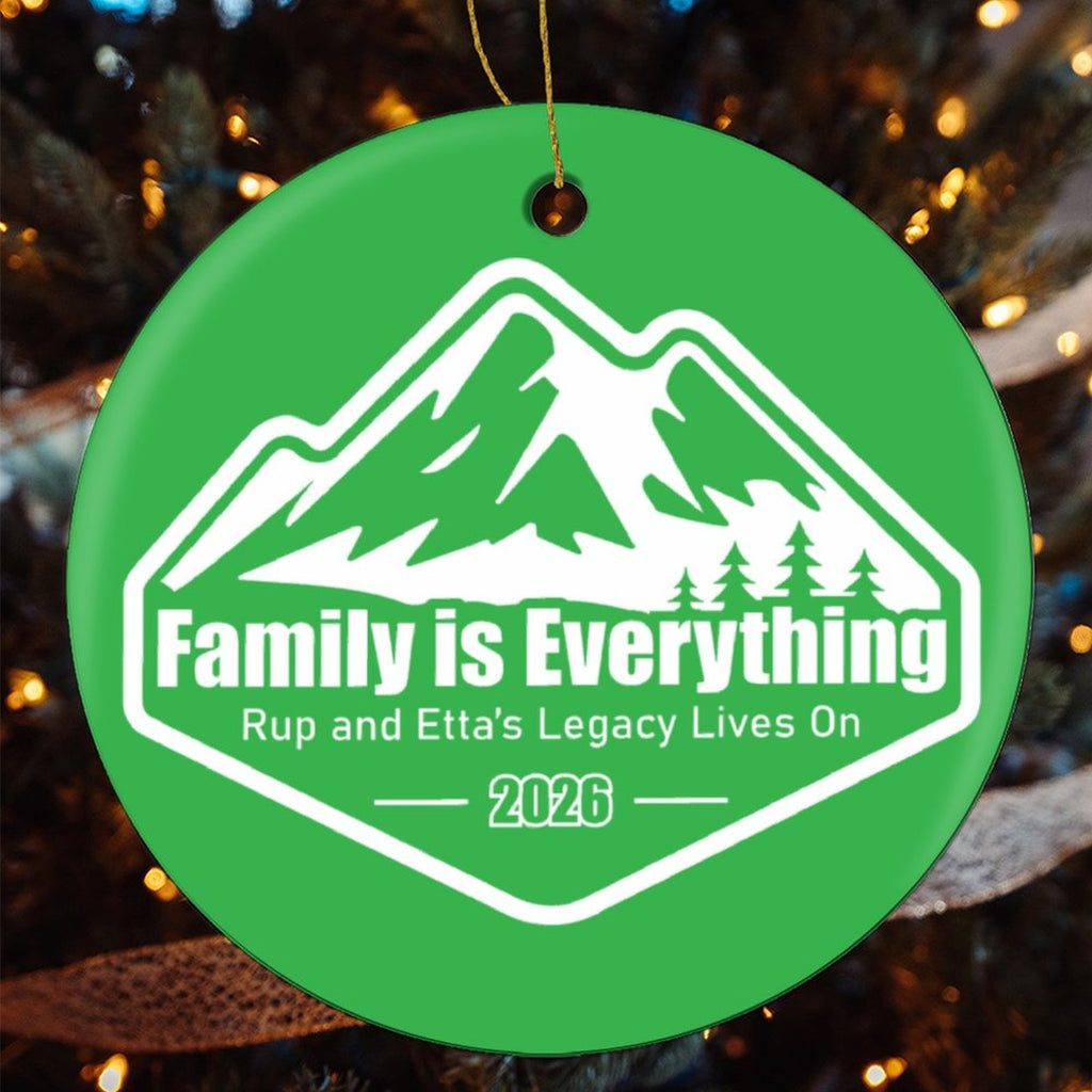 Reunion Round Christmas Ceramic Ornament (Glossy Surface)
