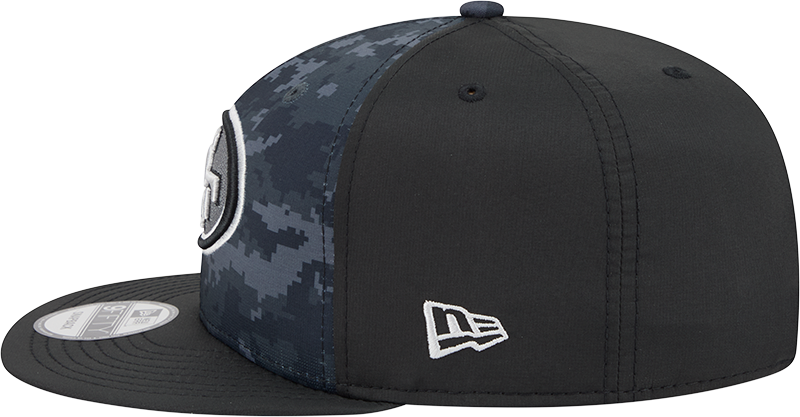 San Francisco 49ers NFL New Era 2026 Salute To Service 9FIFTY Snapback Hat - Black