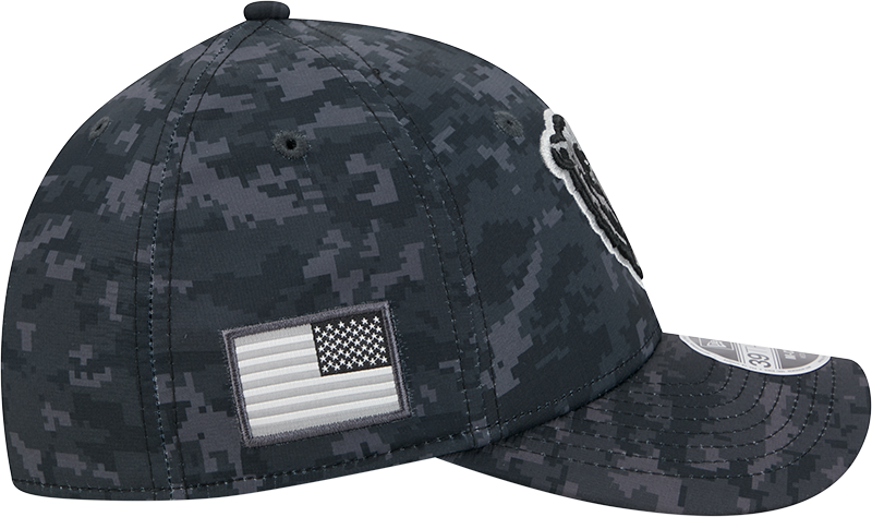 Chicago Bears New Era 2026 NFL Salute To Service 39THIRTY M-Crown Stretch Hat - Black